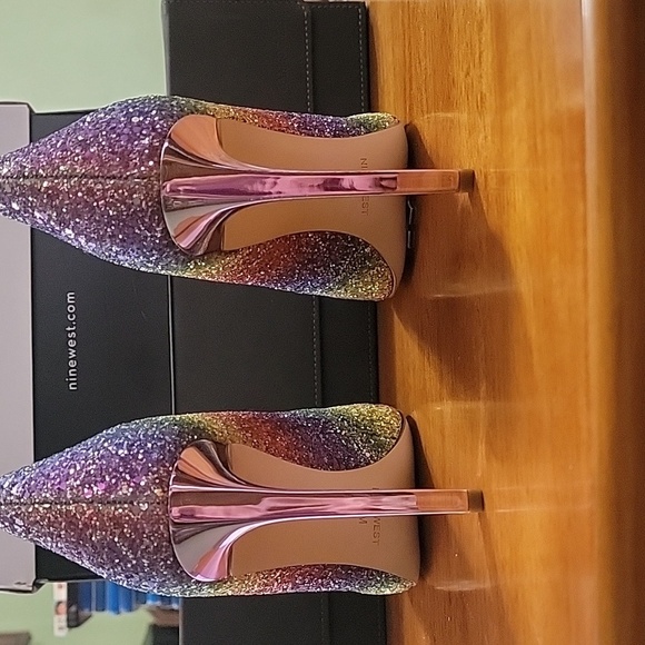 Nine West Tatiana Pointy Pumps - Picture 4 of 6